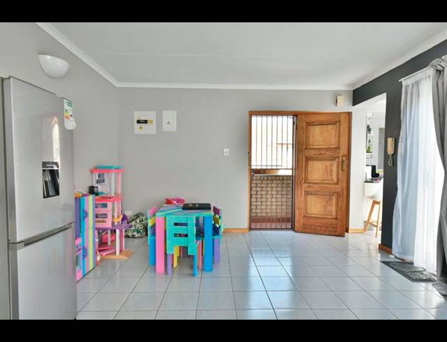 1 BEDROOM APARTMENT FOR SALE IN GLENANDA